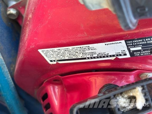 Quantity of (2) 8 gal Portable Air Compressor Kompressoren
