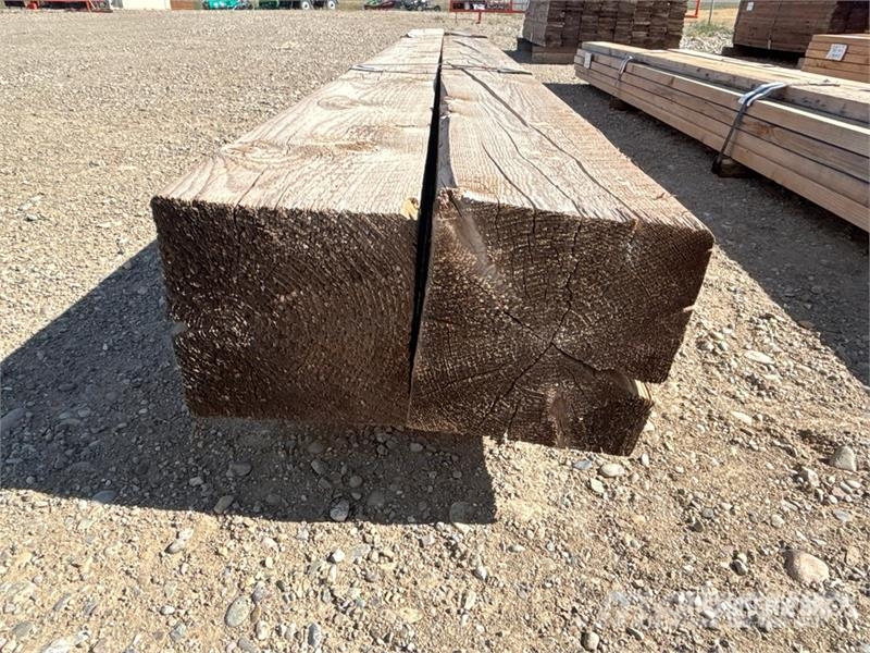 Quantity of (2) 8 in x 8 in x 12 ft Lumber Drugi deli