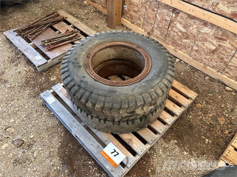  Quantity of (2) 9.00-20 Tires Banden, wielen en velgen