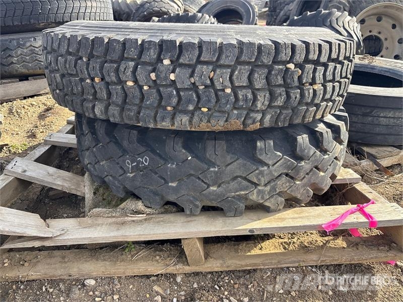 Quantity of (2) 9.00R20 Tires Gume, točkovi i felne