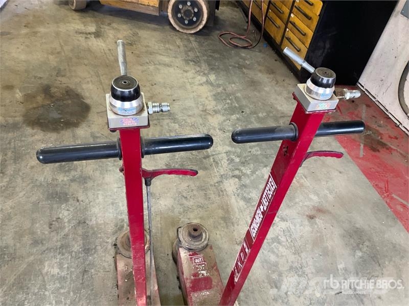 Quantity of (2) Air Actuated Floor Jacks Andre komponenter