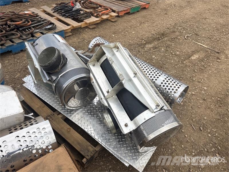 Quantity of (2) Air Cleaners Transportes - Outros