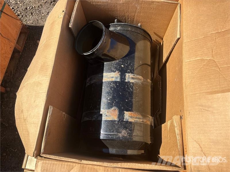 Quantity of (2) Air Cleaner Transportes - Outros