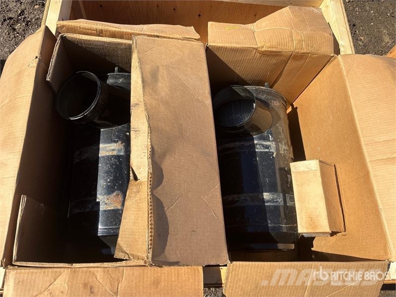 Quantity of (2) Air Cleaner Transportes - Outros