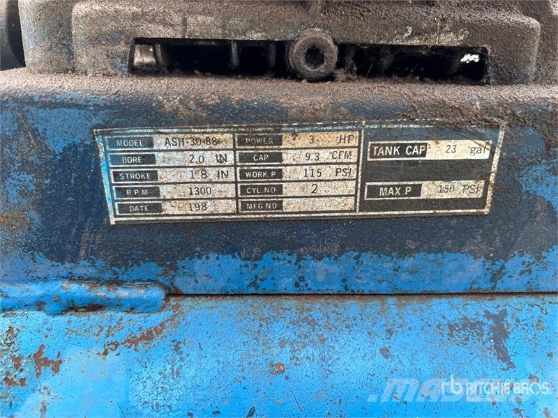  Quantity of (2) Air Compressor Compresseur