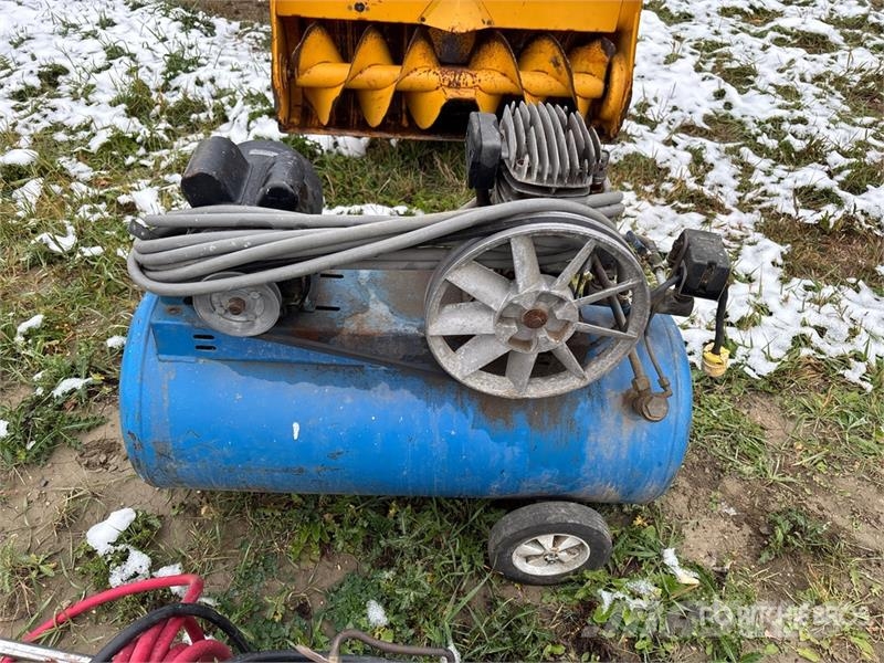  Quantity of (2) Air Compressor Compresseur
