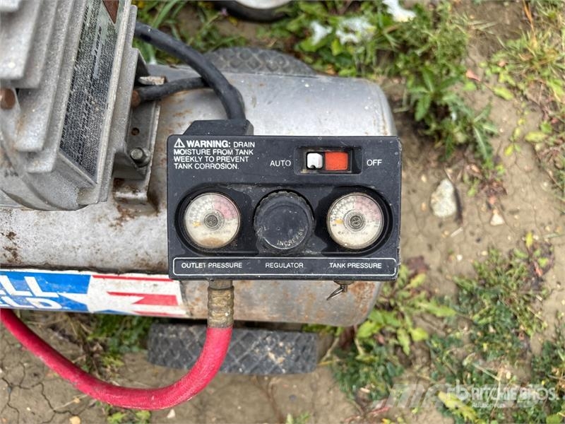  Quantity of (2) Air Compressor Compresseur