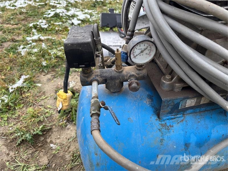  Quantity of (2) Air Compressor Compresseur