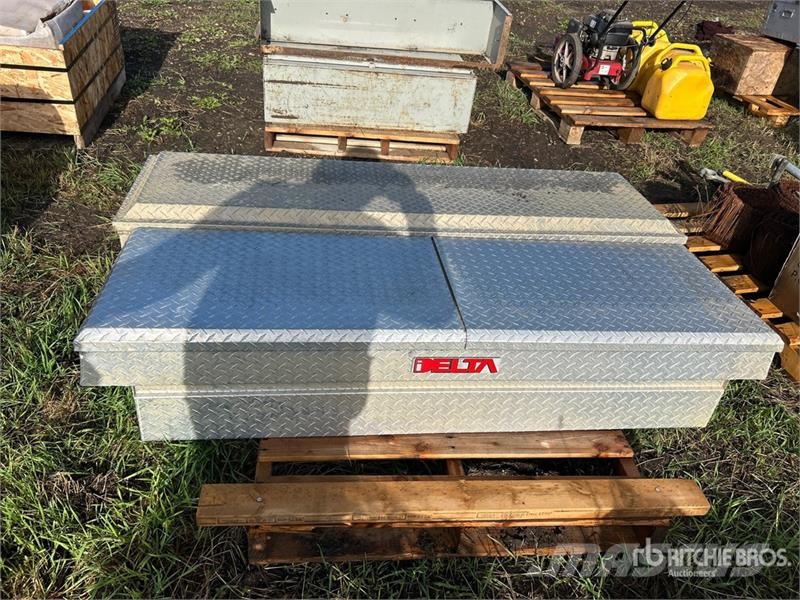 Quantity of (2) Aluminum Diamond Plate Truck Tool Ďalšie komponenty
