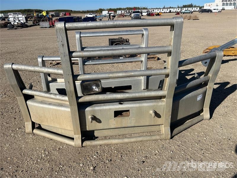 Quantity of (2) Aluminum Truck Bumper Коммерческий транспорт - Другие