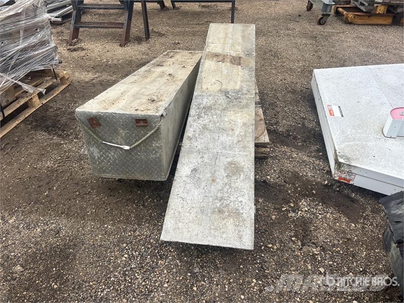 Quantity of (2) Aluminum Ramps Drugi deli