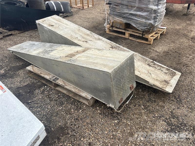 Quantity of (2) Aluminum Ramps Drugi deli