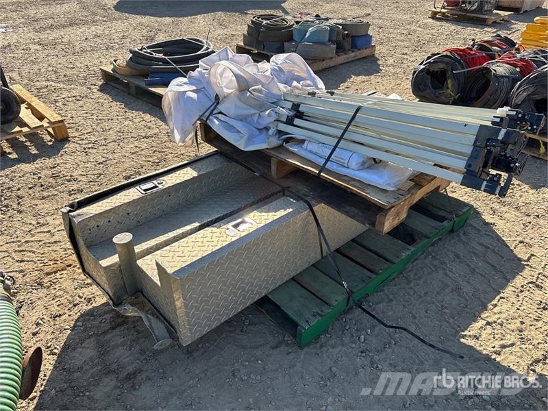  Quantity of (2) Aluminum Tool box معدات النقل - غير ذلك