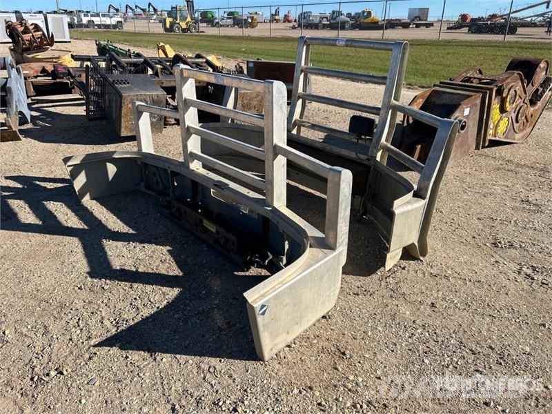 Quantity of (2) Aluminum Truck Bumper Коммерческий транспорт - Другие