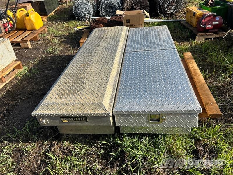 Quantity of (2) Aluminum Diamond Plate Truck Tool Ďalšie komponenty