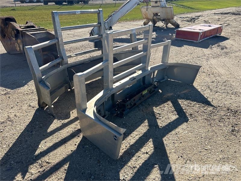 Quantity of (2) Aluminum Truck Bumper Коммерческий транспорт - Другие