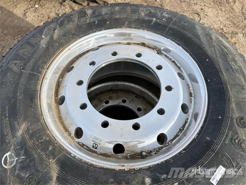  Quantity of (2) Annaite 385/65R22.5 Tires Gumiabroncsok, kerekek és felnik