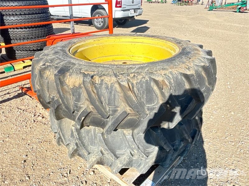 Quantity of (2) Armstrong High Power 16.9-38 Tires Opony, koła i felgi