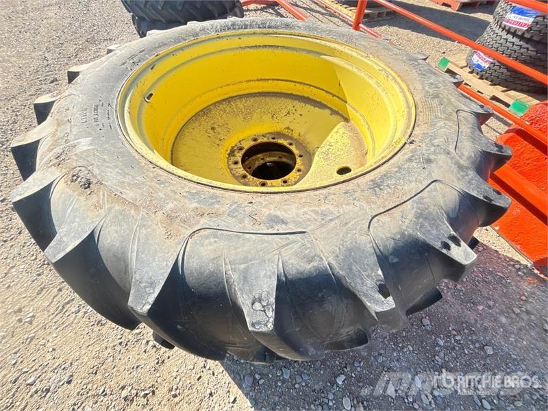 Quantity of (2) Armstrong High Power 16.9-38 Tires Opony, koła i felgi