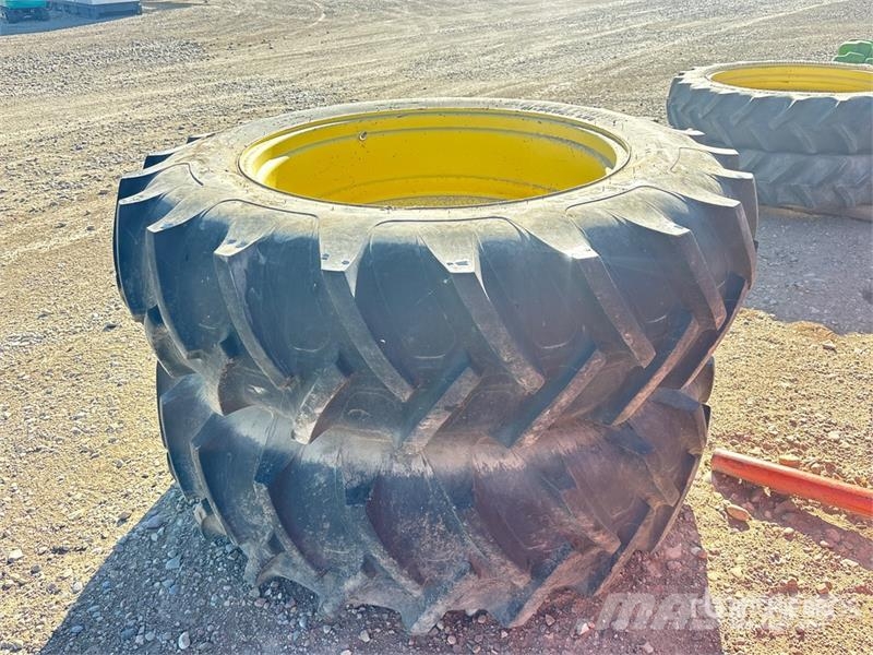 Quantity of (2) Armstrong High Power 16.9-38 Tires Opony, koła i felgi