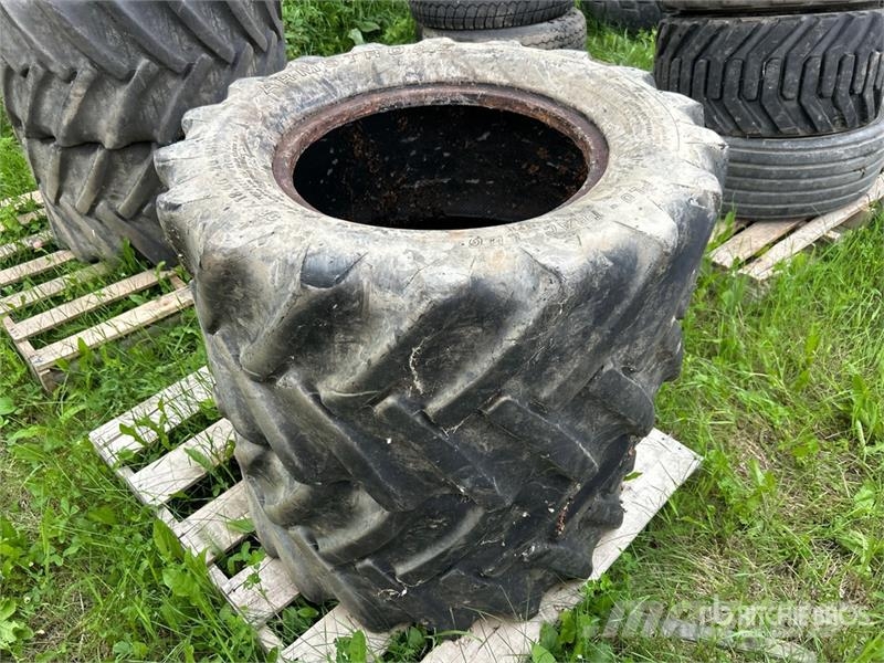 Quantity of (2) Armstrong 38x18.00-20 Tires Opony, koła i felgi