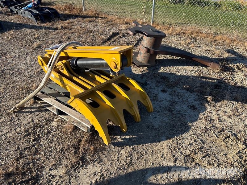 Quantity of (2) Attachments Ostale komponente za građevinarstvo