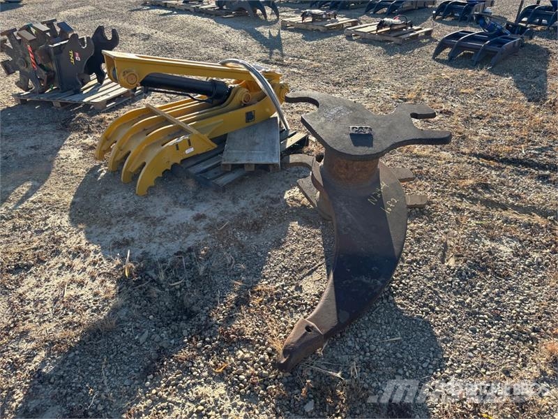Quantity of (2) Attachments Ostale komponente za građevinarstvo