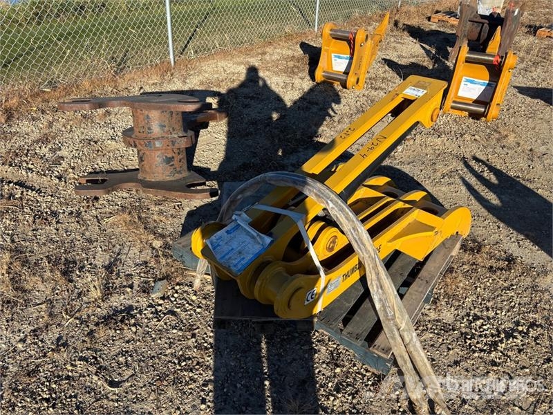 Quantity of (2) Attachments Ostale komponente za građevinarstvo