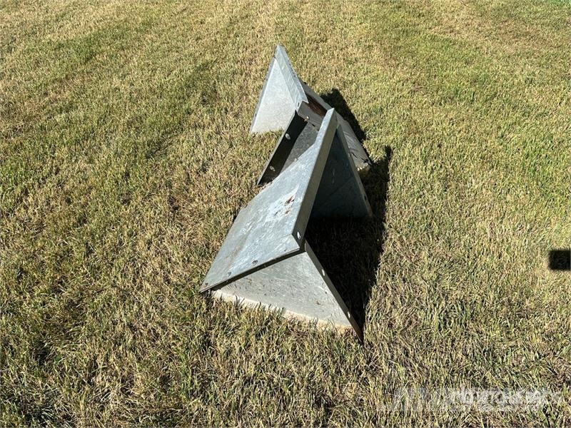Quantity of (2) Auger Ports Strojevi za preradu i skadištenje žetva - Ostalo