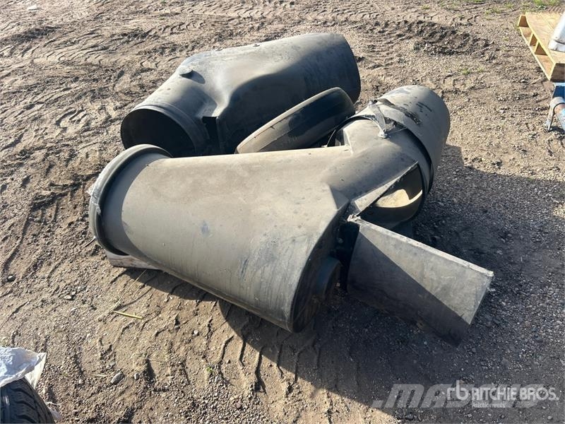  Quantity of (2) Auger Spouts Drugi deli