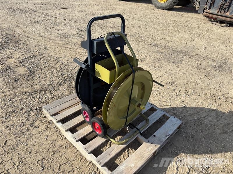 Quantity of (2) Banding Carts Andre komponenter