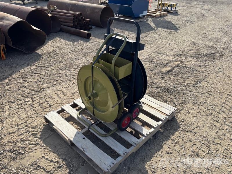 Quantity of (2) Banding Carts Andre komponenter