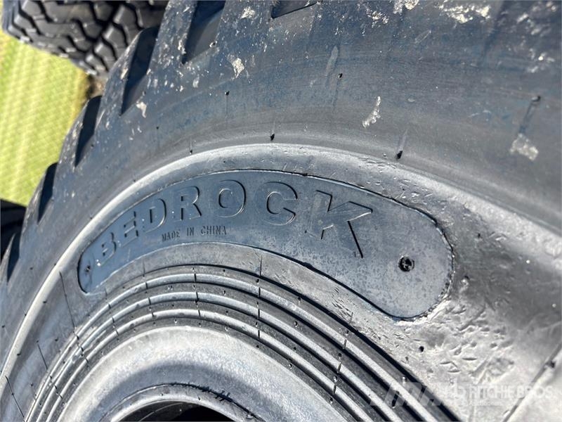 Quantity of (2) Bedrock 26.5x25 Tires (Unused) Opony, koła i felgi