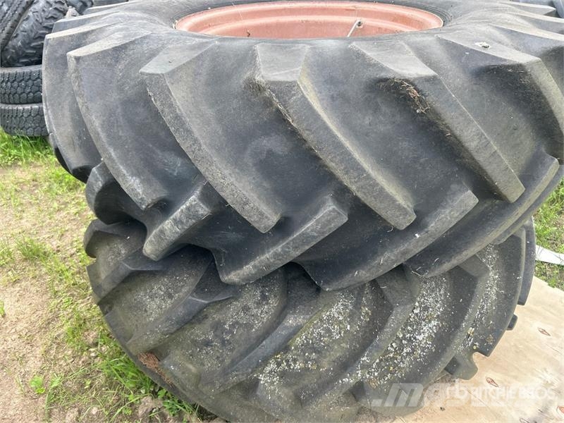Quantity of (2) BFGoodrich 18.4-26 Tires Opony, koła i felgi