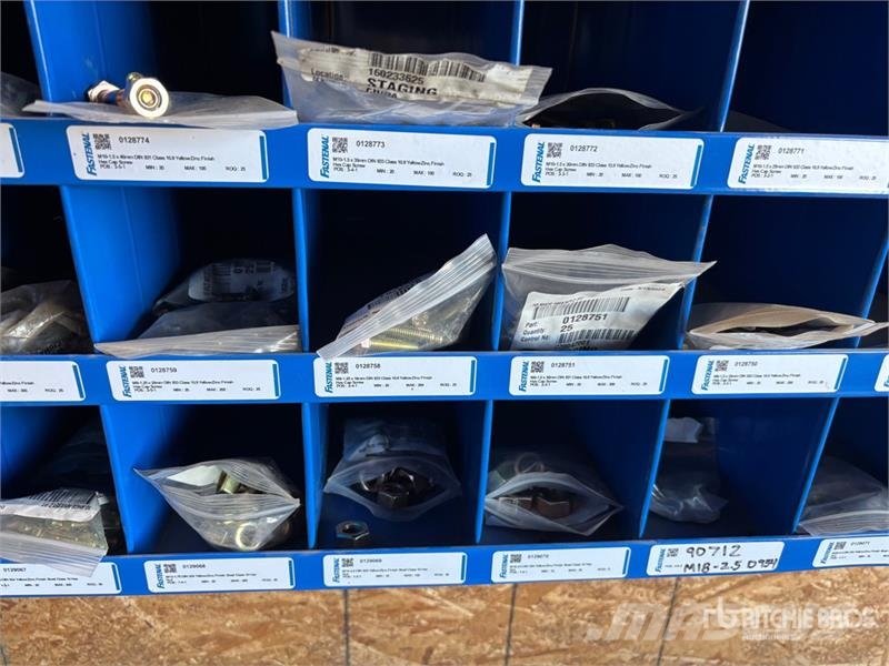  Quantity of (2) Bolt Bins مكونات أخرى