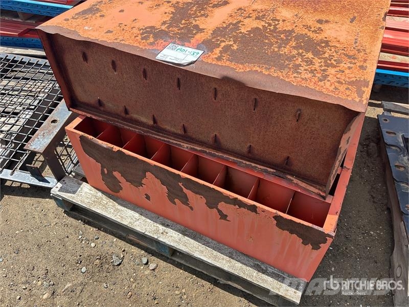 Quantity of (2) Bolt Bin Säiliöt ja siilot