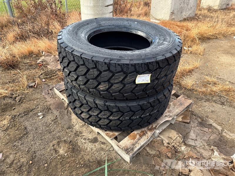  Quantity of (2) Boto 385/65R22.5 Tires (Unused) Gumiabroncsok, kerekek és felnik