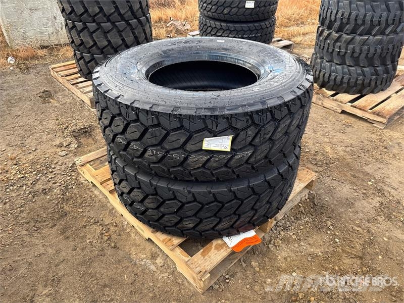 Quantity of (2) Boto 385/65R22.5 Tires (Unused) 轮胎、车轮和轮圈