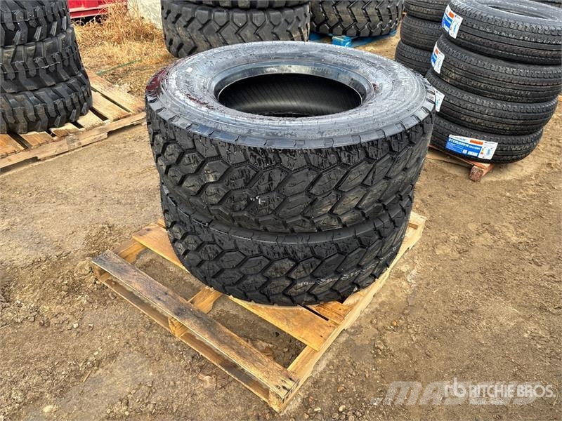 Quantity of (2) Boto 385/65R22.5 Tires (Unused) 轮胎、车轮和轮圈