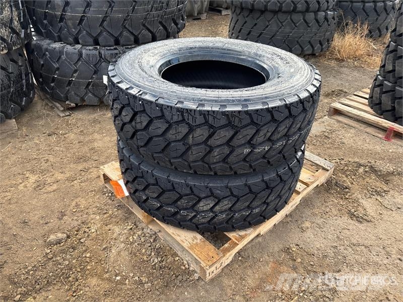 Quantity of (2) Boto 385/65R22.5 Tires (Unused) 轮胎、车轮和轮圈