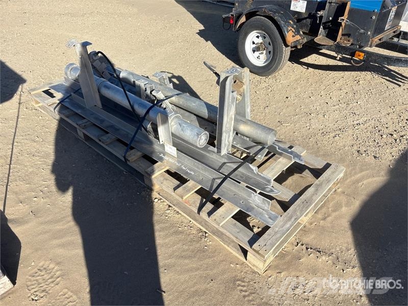 Quantity of (2) Box Rail Tool Racks معدات البناء - غير ذلك