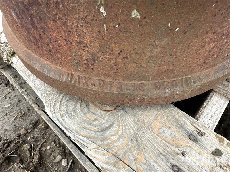 Quantity of (2) Brake Drums Ostale kargo komponente