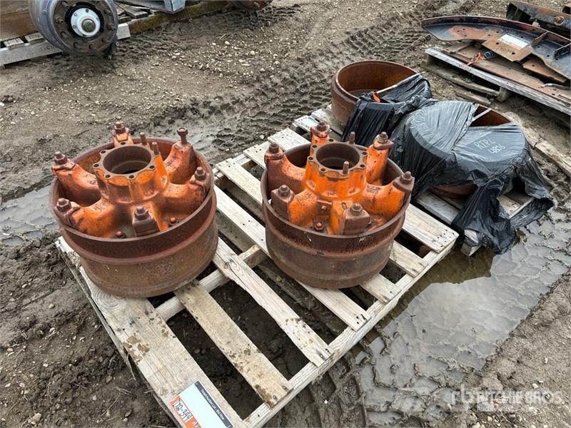 Quantity of (2) Brake Drums Ostale kargo komponente