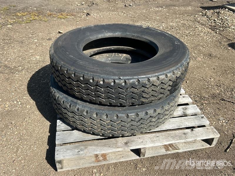  Quantity of (2) Bridgestone 11R24.5 Tires Llantas