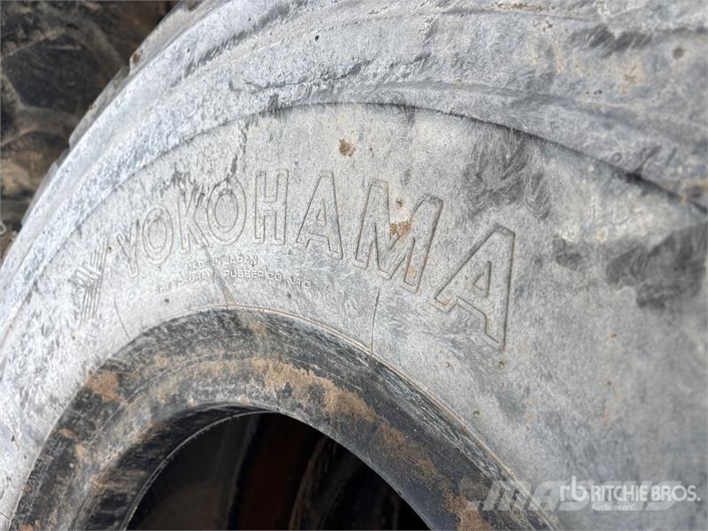 Quantity of (2) Bridgestone/Yokohama 23.5R25 Tires Gume, točkovi i felne