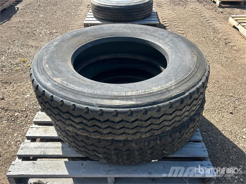  Quantity of (2) Bridgestone 11R24.5 Tires Llantas