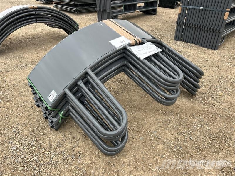  Quantity of (2)  BYT STBF45 Sheeted Tombstone Bale Hranilice za živinu