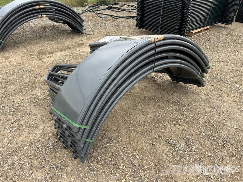  Quantity of (2)  BYT STBF45 Sheeted Tombstone Bale Hranilice za živinu