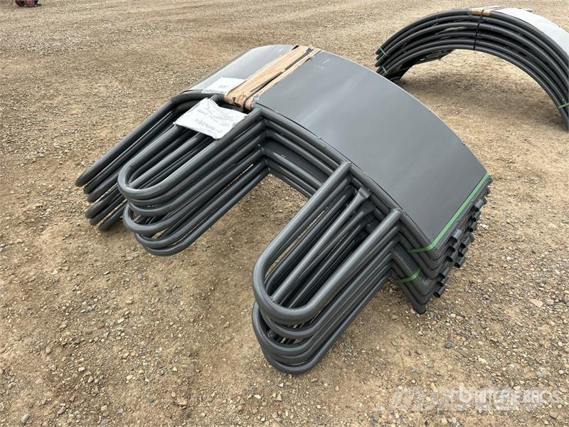  Quantity of (2)  BYT STBF45 Sheeted Tombstone Bale Hranilice za živinu