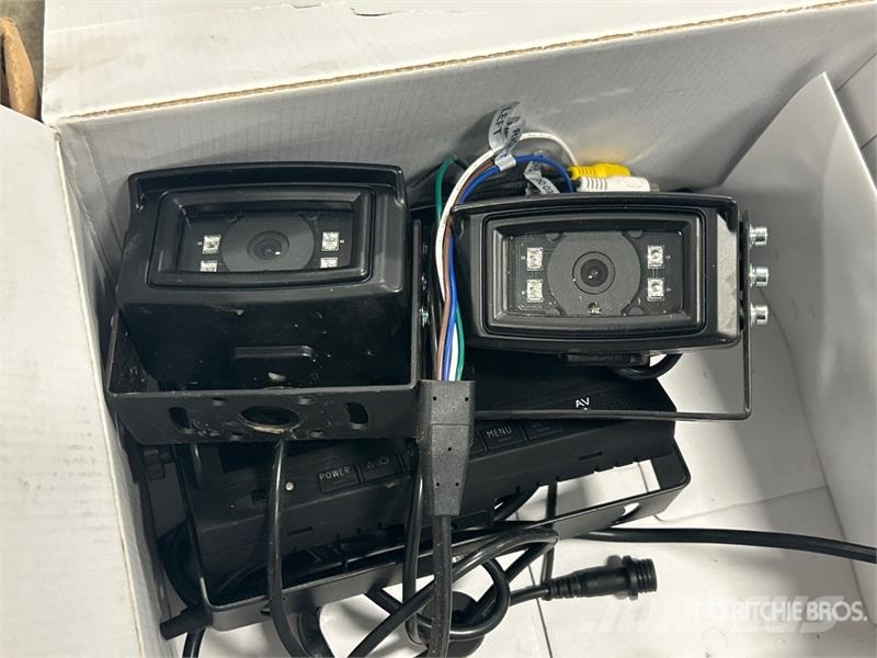  Quantity of (2) Cab Cams Drugi deli
